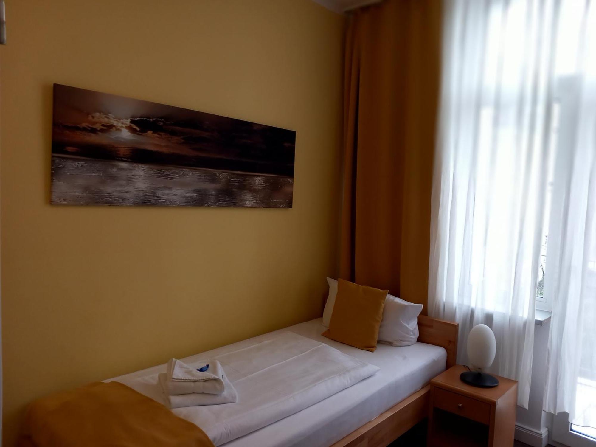 Hotel Karolinger Dusseldorf Luaran gambar